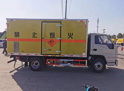 五华爆破器材运输车技术升级与安全合规新趋势